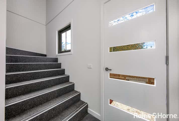 1/48 Brantome Street Gisborne VIC 3437 - Image 4