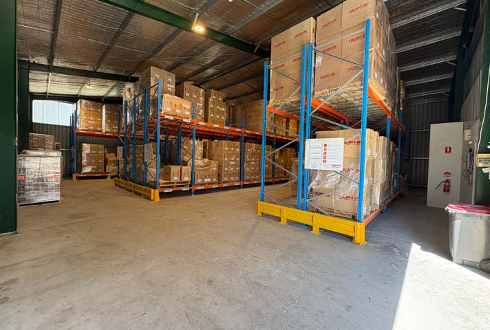 2 & 4/48 Conrad Place Lavington NSW 2641 - Image 7