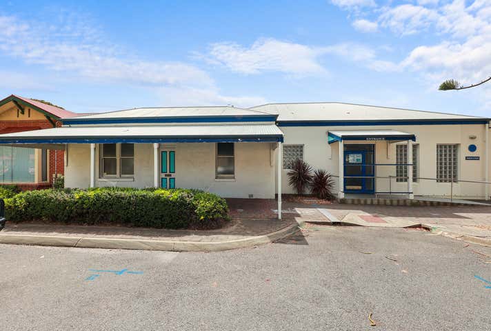 19 Victoria Street Victor Harbor SA 5211 - Image 1
