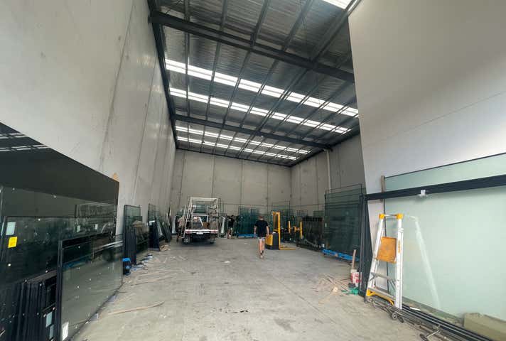 2/7 Morialta Road Cranbourne West VIC 3977 - Image 7