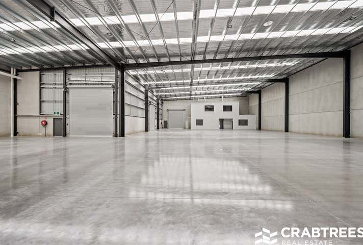 8 Palomo Drive Cranbourne West VIC 3977 - Image 2