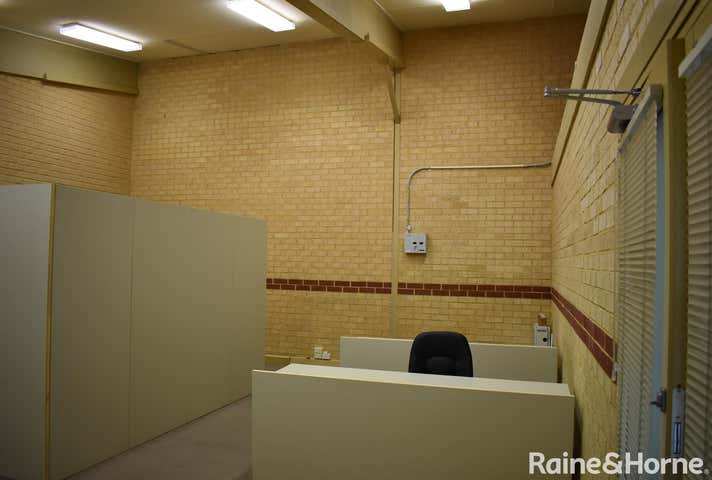 15/3 Benjamin Way Rockingham WA 6168 - Image 3