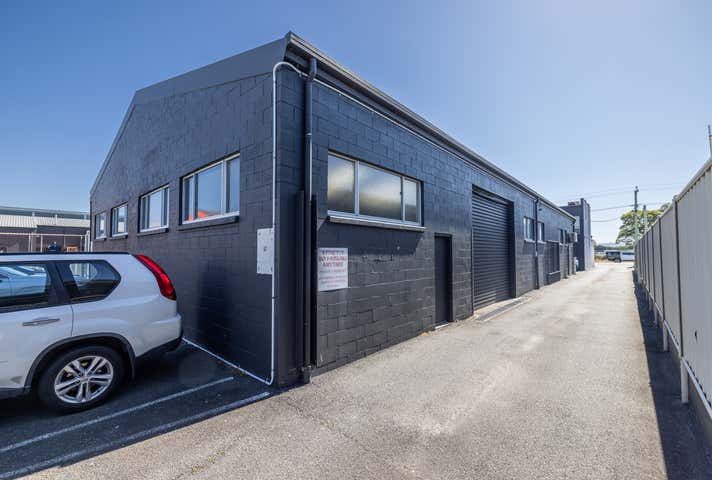 2/37 Upton Street Bundall QLD 4217 - Image 1