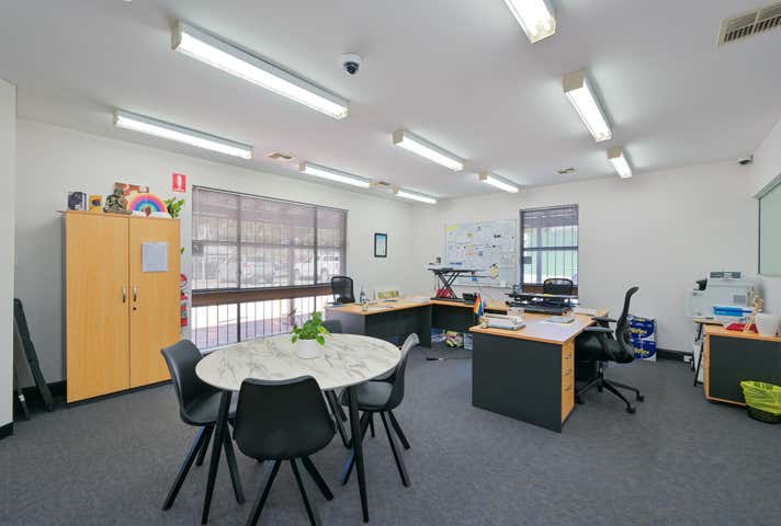 23b Chalgrove Avenue Rockingham WA 6168 - Image 17