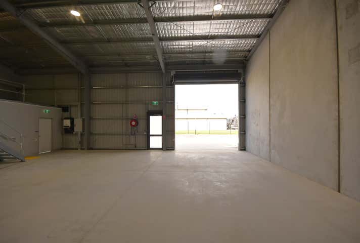 2/111 Kaitlers Road Lavington NSW 2641 - Image 8