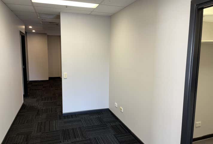 Village Lane, 20-32 Lake Street "Village Lane" Cairns City QLD 4870 - Image 7