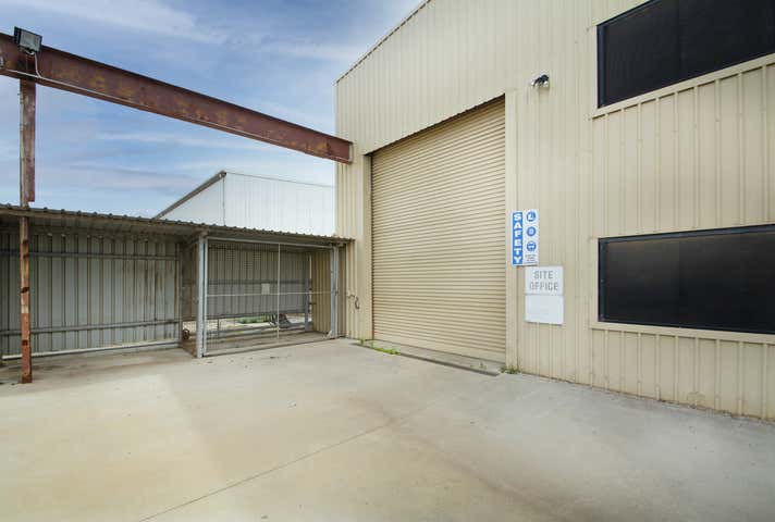 6 Steel Court + 5 Anvil Close South Guildford WA 6055 - Image 8