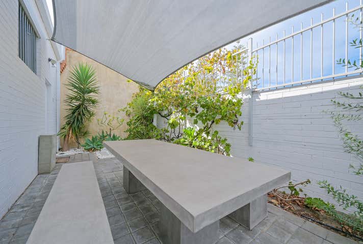 92 Stirling Highway North Fremantle WA 6159 - Image 12