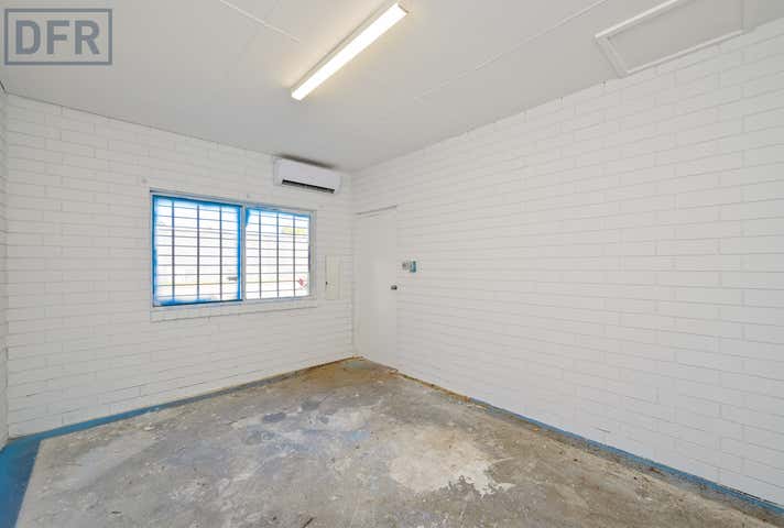 4/1 Crompton Road Rockingham WA 6168 - Image 27