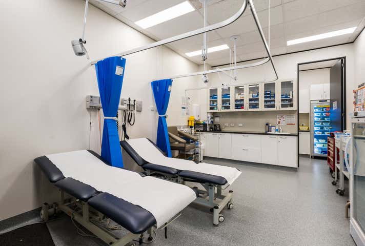 Roxburgh Park Superclinic, Homestead Plaza, 101 Ravenhill Boulevard Roxburgh Park VIC 3064 - Image 4