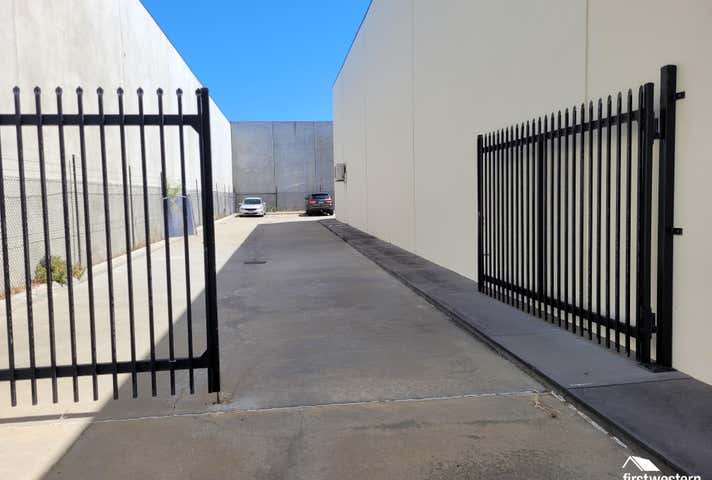 1/15 Saltaire Way Port Kennedy WA 6172 - Image 11