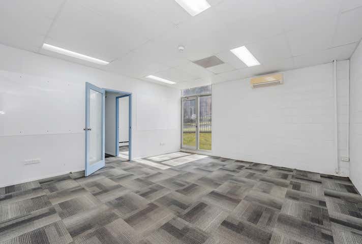 16 Ingham Road West End QLD 4810 - Image 6