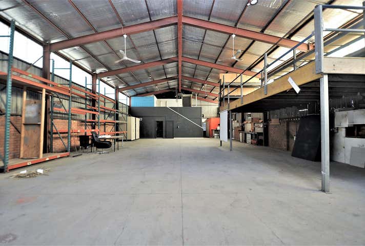 1/8  Wood Street Long Gully VIC 3550 - Image 11