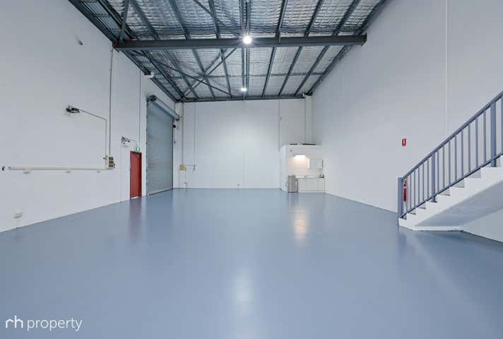 8/8 Hurley Street Canning Vale WA 6155 - Image 5