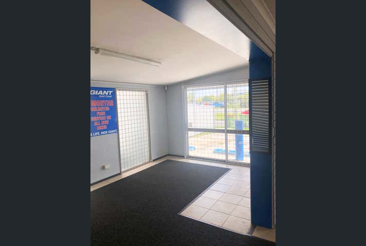 186 Brisbane Road Arundel QLD 4214 - Image 3