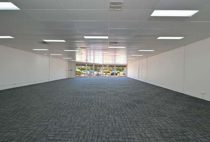 5/8-10 Commodore Drive Rockingham WA 6168 - Image 6