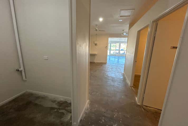 4 & 5/16 Bideford Street Torquay QLD 4655 - Image 9