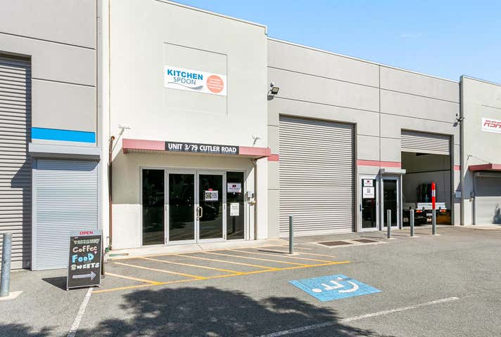 Kitchen 1/3/79 Cutler Road Jandakot WA 6164 - Image 2