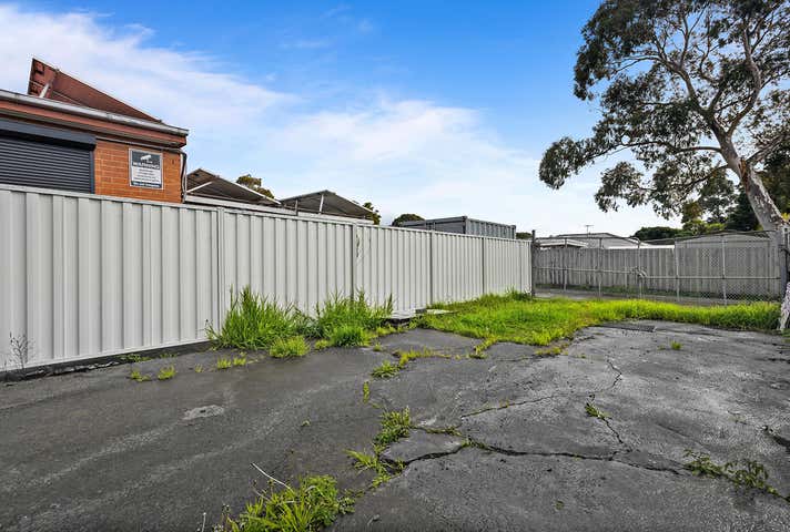 11 Cranbourne Place Cranbourne VIC 3977 - Image 12