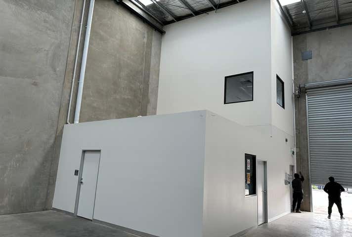 4/17 Infinity Drive Truganina VIC 3029 - Image 3