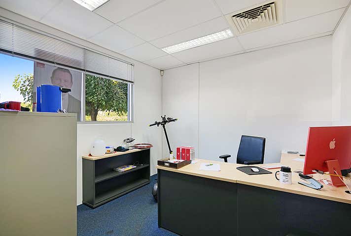 46 Tulloch Way Canning Vale WA 6155 - Image 6