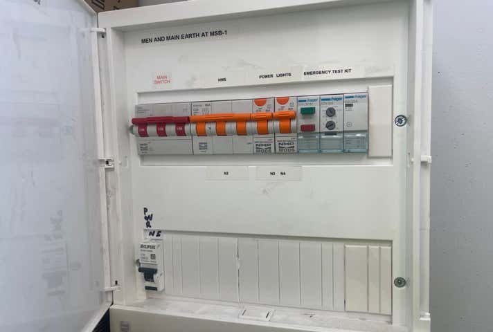 Unit 4, 19 Volcanic Loop Wangara WA 6065 - Image 14