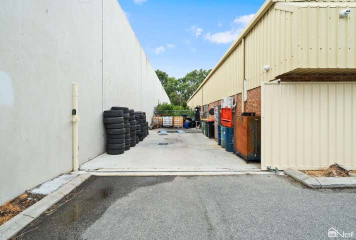 1/33 Gillam Drive Kelmscott WA 6111 - Image 15