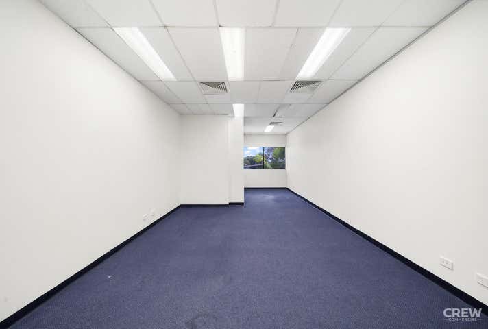 109 Upton Street Bundall QLD 4217 - Image 20