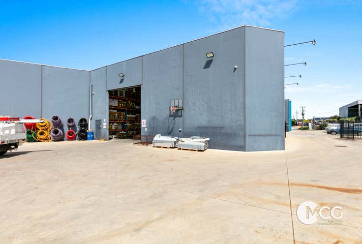 1/17 Linmax Court Point Cook VIC 3030 - Image 12