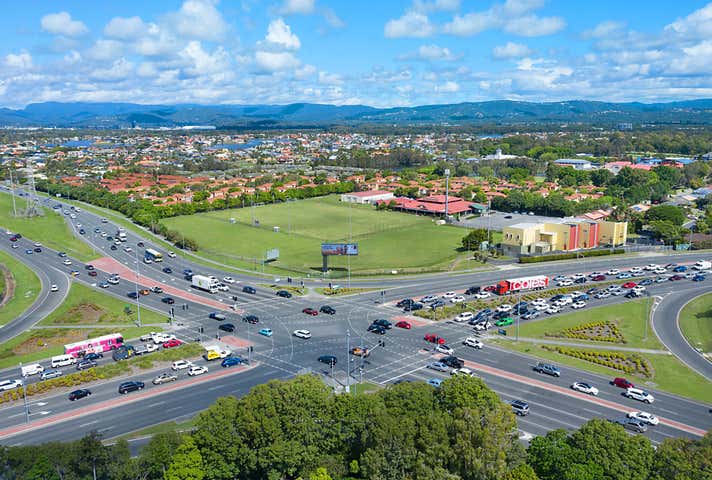 18 Fairway Drive Clear Island Waters QLD 4226 - Image 12