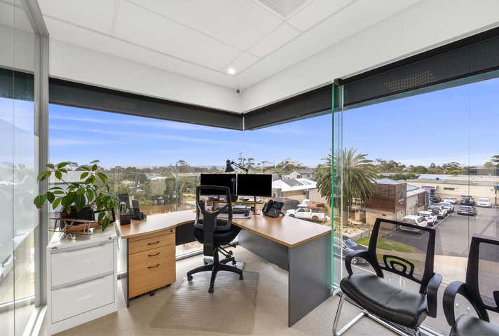 8/110 Surf Coast Highway Torquay VIC 3228 - Image 2