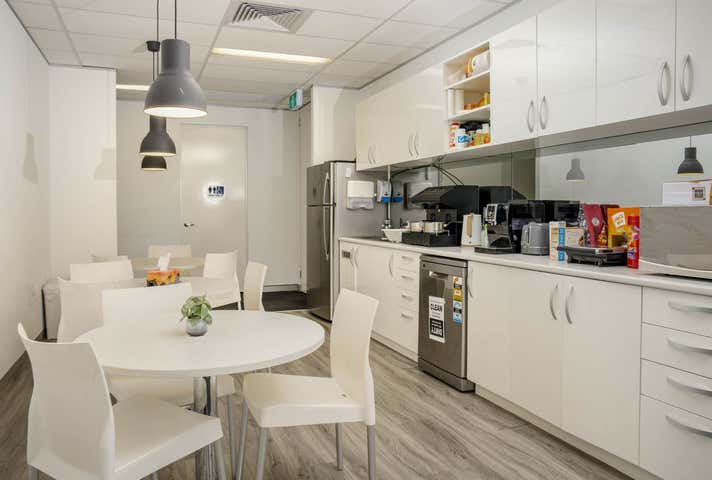 6/1 Merino Entrance Cockburn Central WA 6164 - Image 4