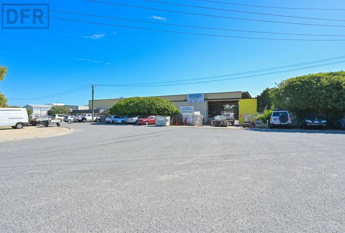 4 Rollings Crescent Kwinana Beach WA 6167 - Image 14