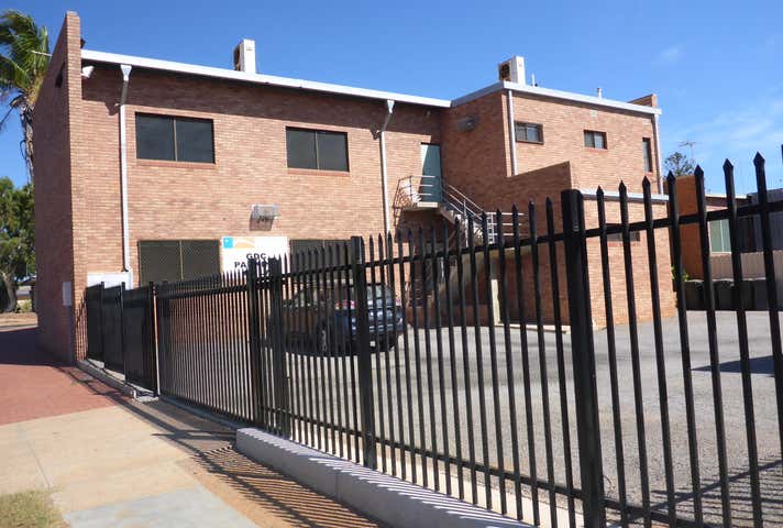 15 Stuart Street Carnarvon WA 6701 - Image 2