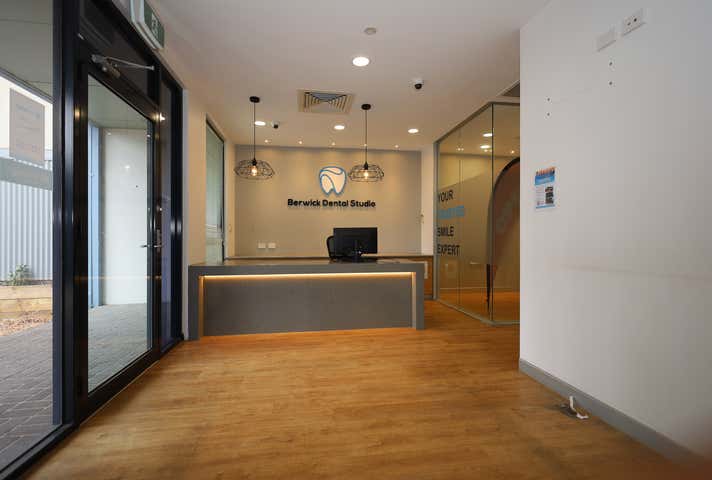 1/12 Langmore Lane Berwick VIC 3806 - Image 2