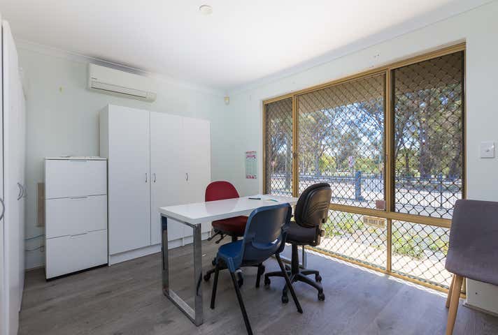 141-143 Meares Avenue Parmelia WA 6167 - Image 15