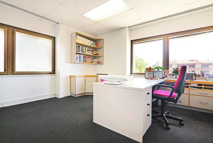 72/100 Murdoch Drive Murdoch WA 6150 - Image 4