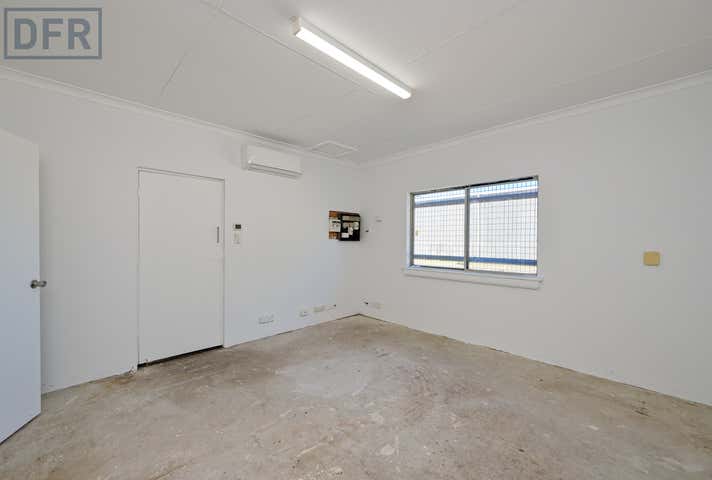 4/1 Crompton Road Rockingham WA 6168 - Image 18