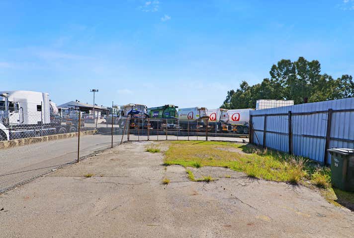 10/126-128 Radium Street Welshpool WA 6106 - Image 12