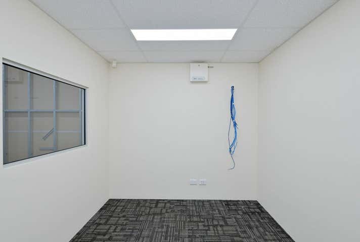 5/8-10 Commodore Drive Rockingham WA 6168 - Image 11