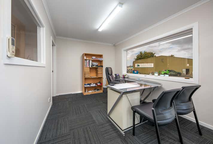 7/5-7 Johnson Crt Kyneton VIC 3444 - Image 6