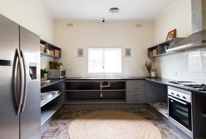 33 Creek Street South Bendigo VIC 3550 - Image 5