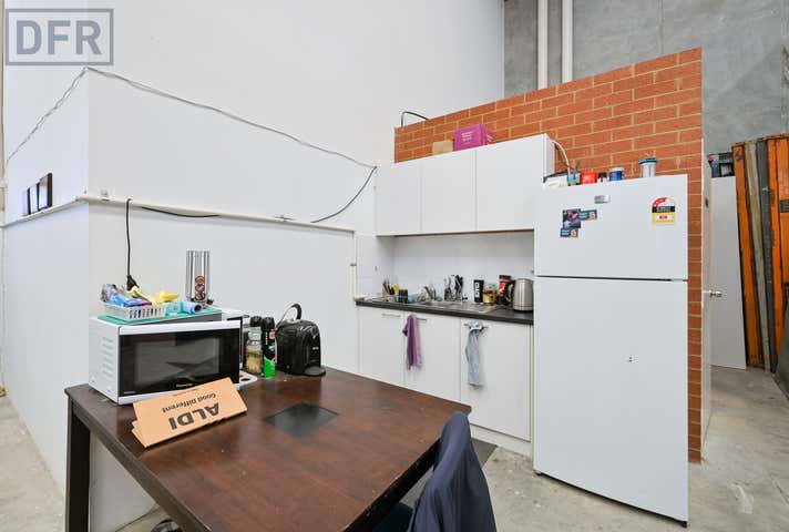 1/11 Simper Road Yangebup WA 6164 - Image 12