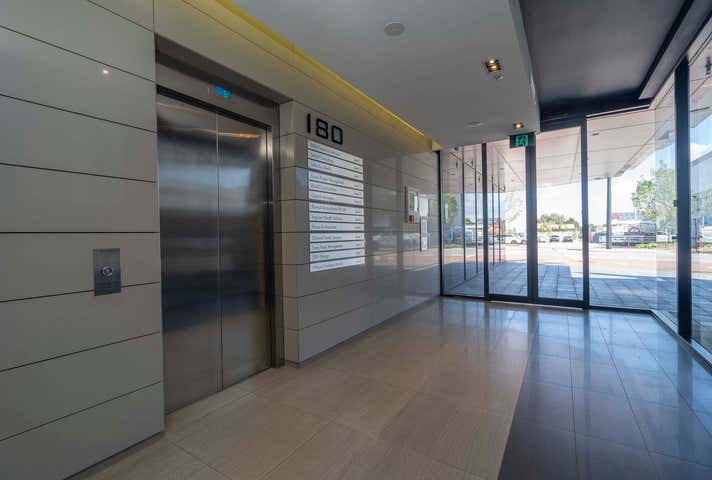 Level 1, Unit 8, 180 Scarborough Beach Road Mount Hawthorn WA 6016 - Image 4