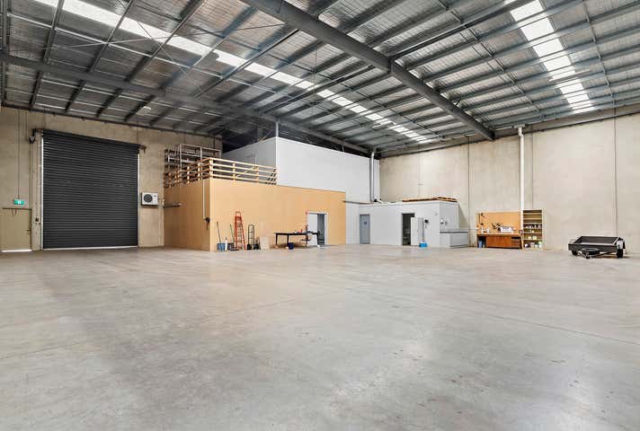 18/114-118 Merrindale Drive Croydon South VIC 3136 - Image 3