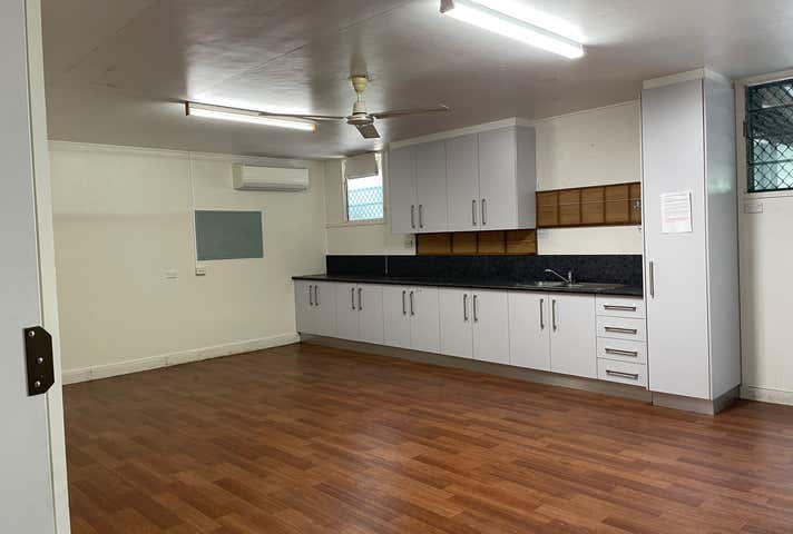 2/472 Severin Street Manunda QLD 4870 - Image 7
