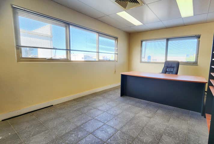 5a/242 Beringarra Avenue Malaga WA 6090 - Image 4