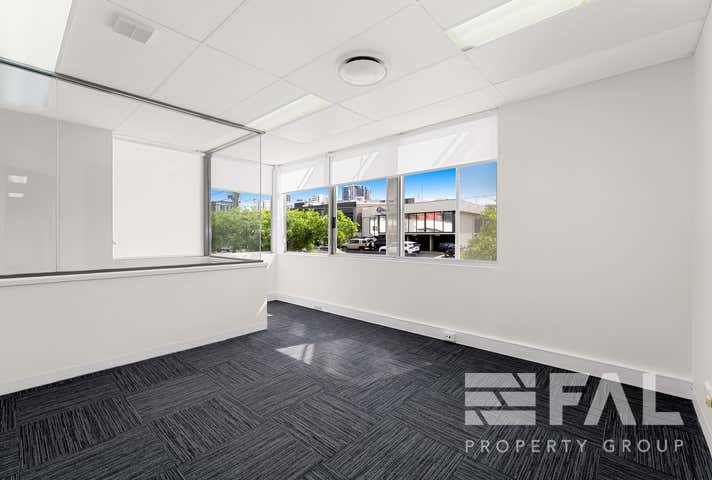 2/14 Heussler Terrace Milton QLD 4064 - Image 3