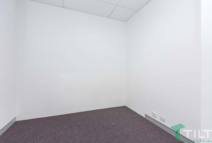 9E/817 Beeliar Drive Cockburn Central WA 6164 - Image 15