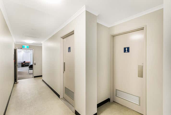 2/1B Kitchener Street East Toowoomba QLD 4350 - Image 17